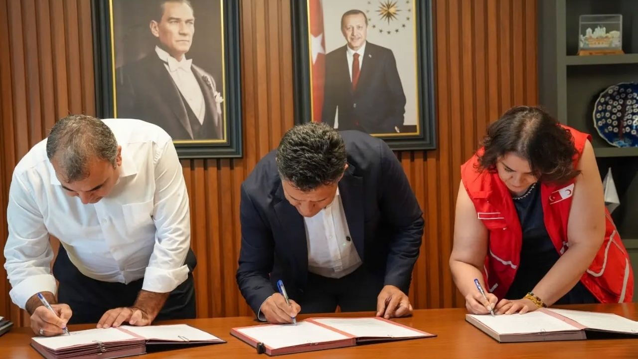 Kozan’da 500 Öğrenciye Kırtasiye Ve Okul Kıyafeti Desteği (1)