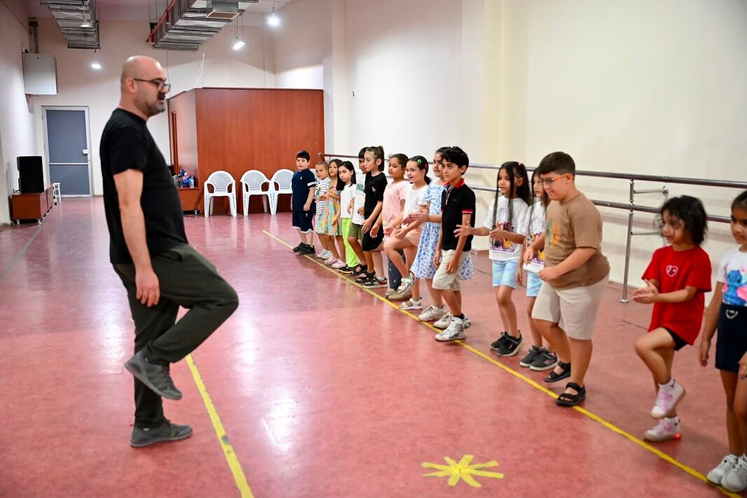 Minikler Halk Oyunlarıyla Yazı Neşeyle Değerlendiriyor (1)