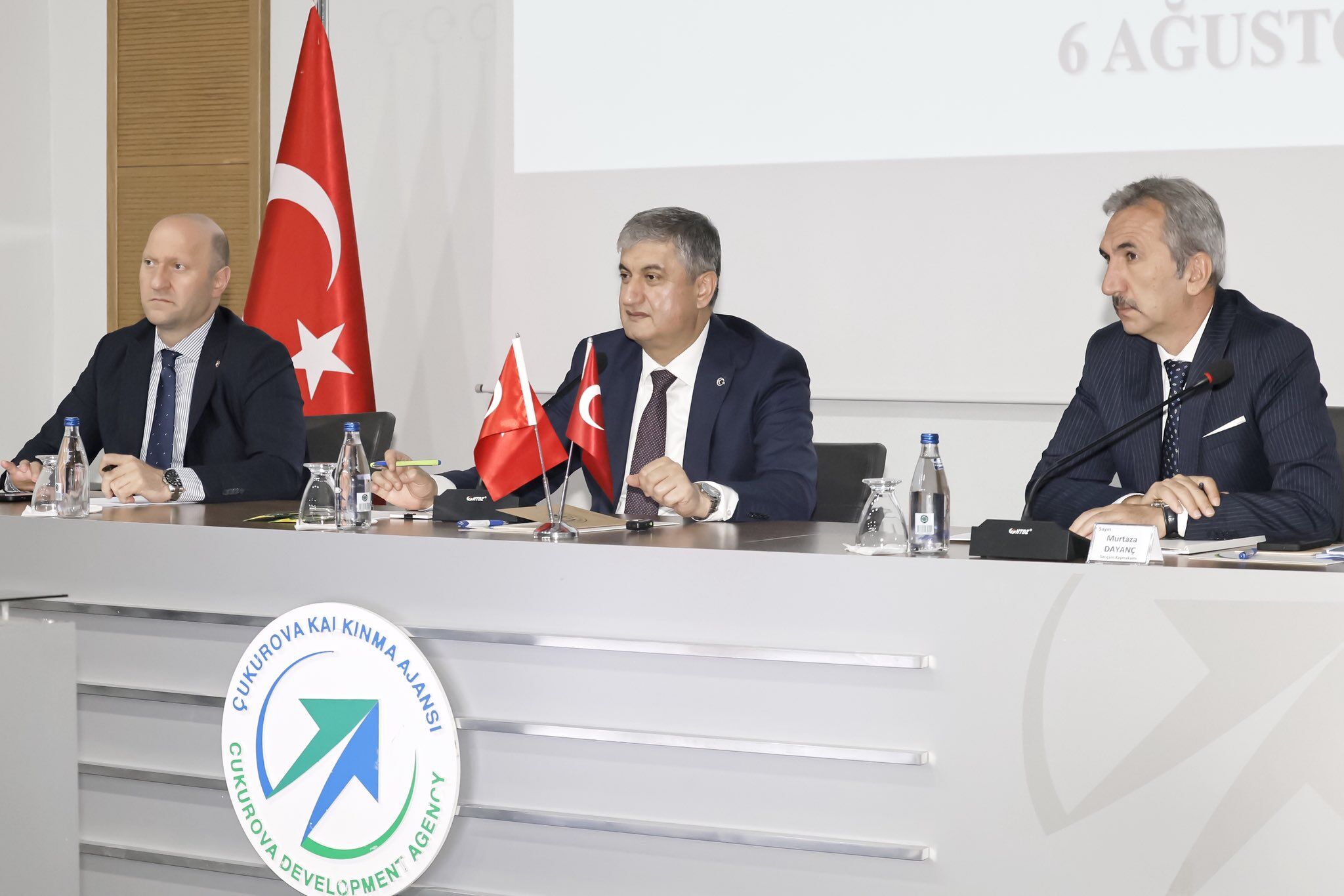 Sarıçam'ın 69 Mahallesi Için Kritik Toplantı! Vali Yavuz Muhtarlarla Buluştu (2)