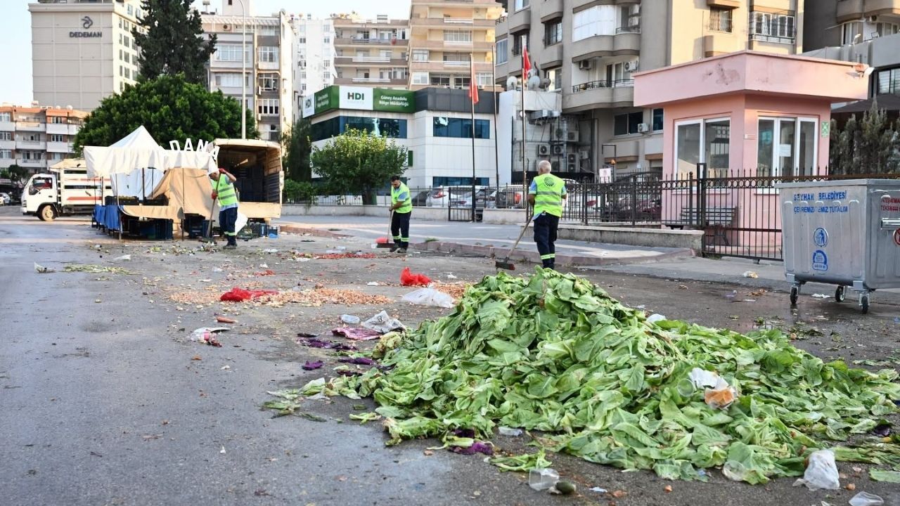 Seyhan’da Pazar Yerlerinde Hummalı Temizlik Çalışması (3)