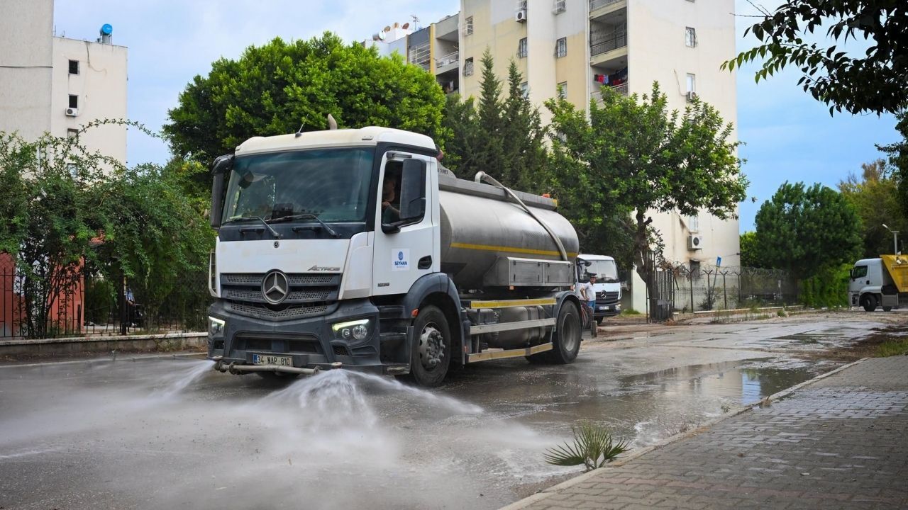 Seyhan’da Temizlik Seferberliği Ekipler Sahada (2)