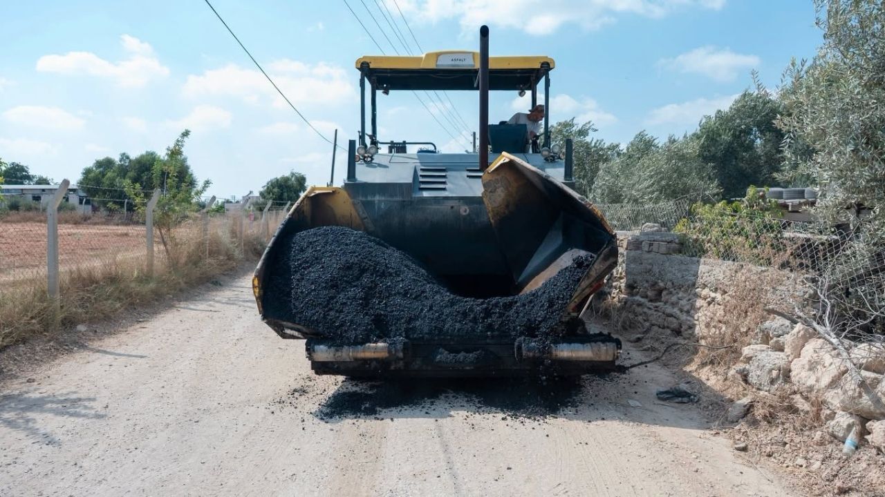 Seyhan’da Yol Çalışmaları Hız Kesmeden Sürüyor