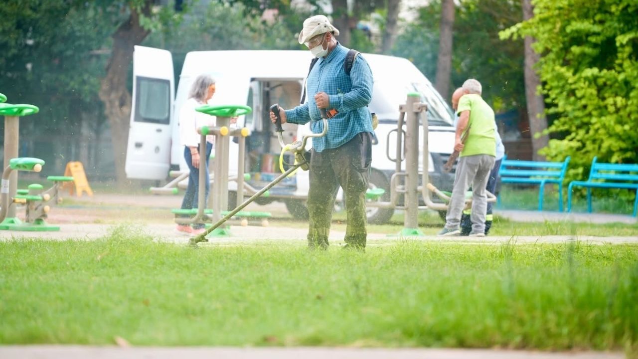 Seyhan’ın Parklarında Yenileme Çalışmaları Sürüyor (2)