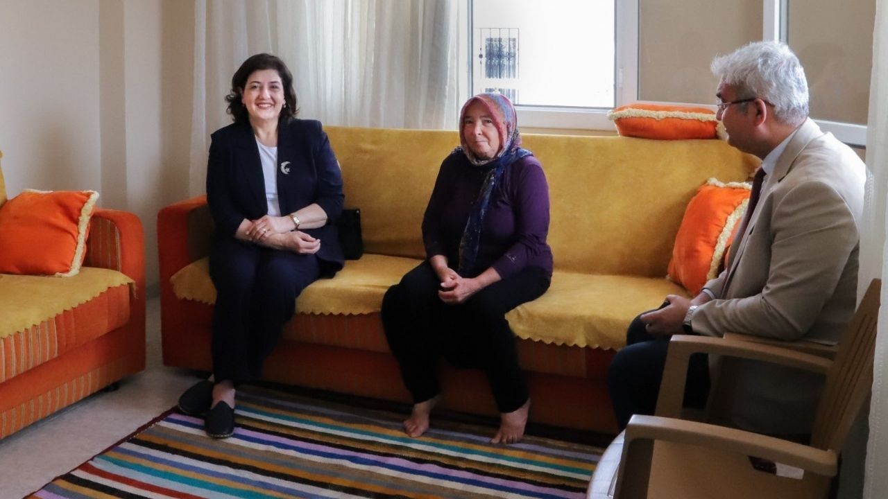 Süreyya Yavuz'dan Şehit Ailelerine Anlamlı Ziyaret (1)