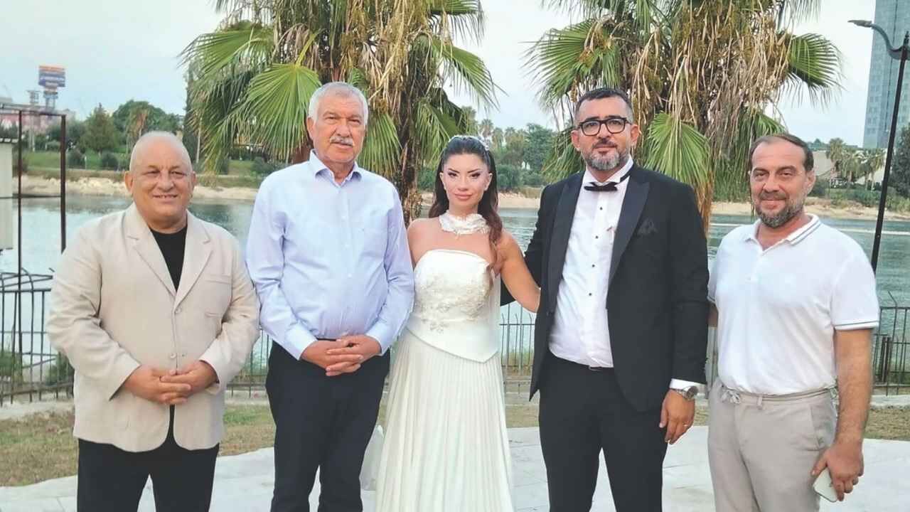Umut Yüzer Ile Esra İncekalan Dünya Evine Gird (3)