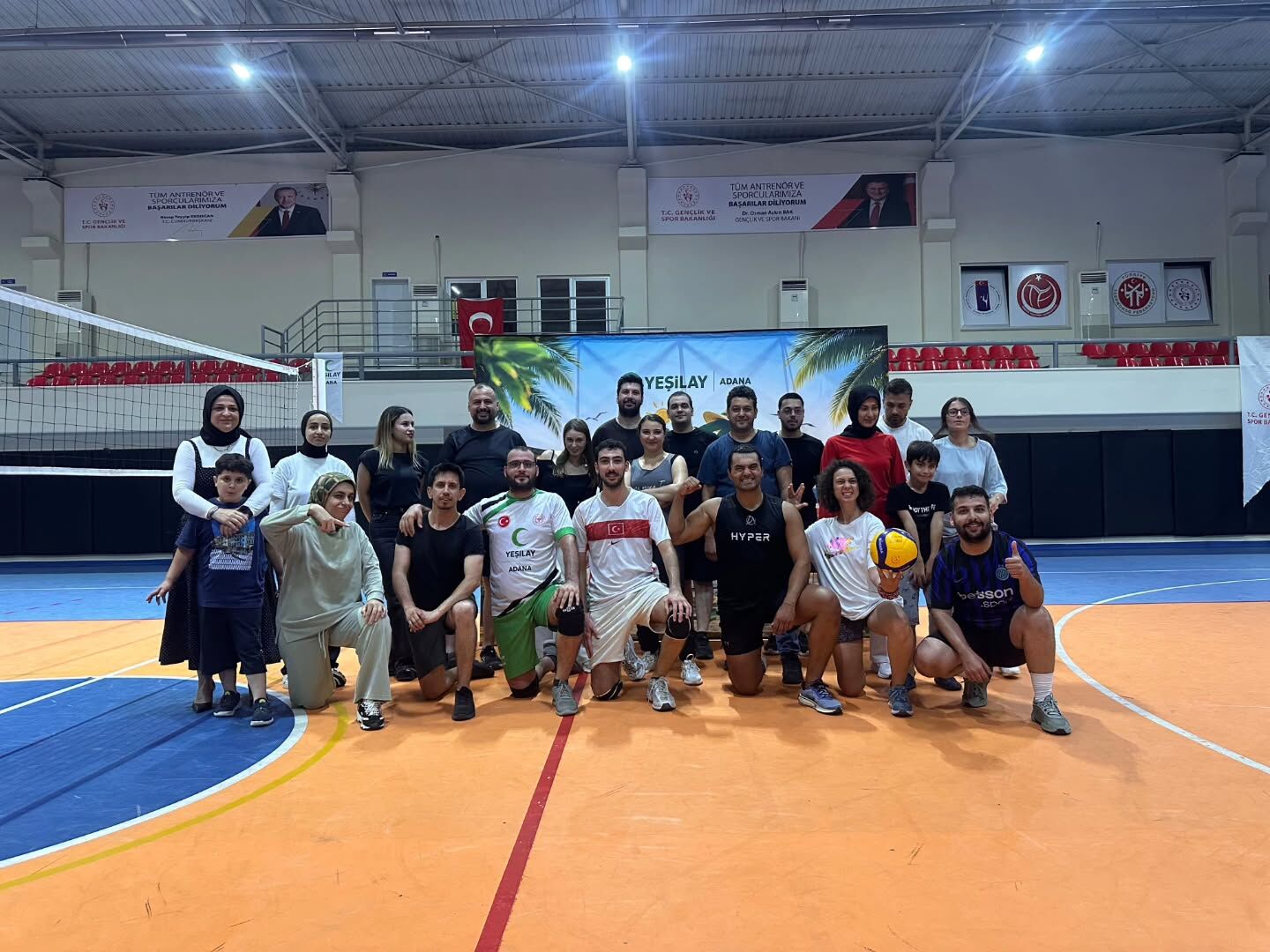 Yeşilay Adana Gönüllüleri Voleybol Sahasında Buluştu (3)