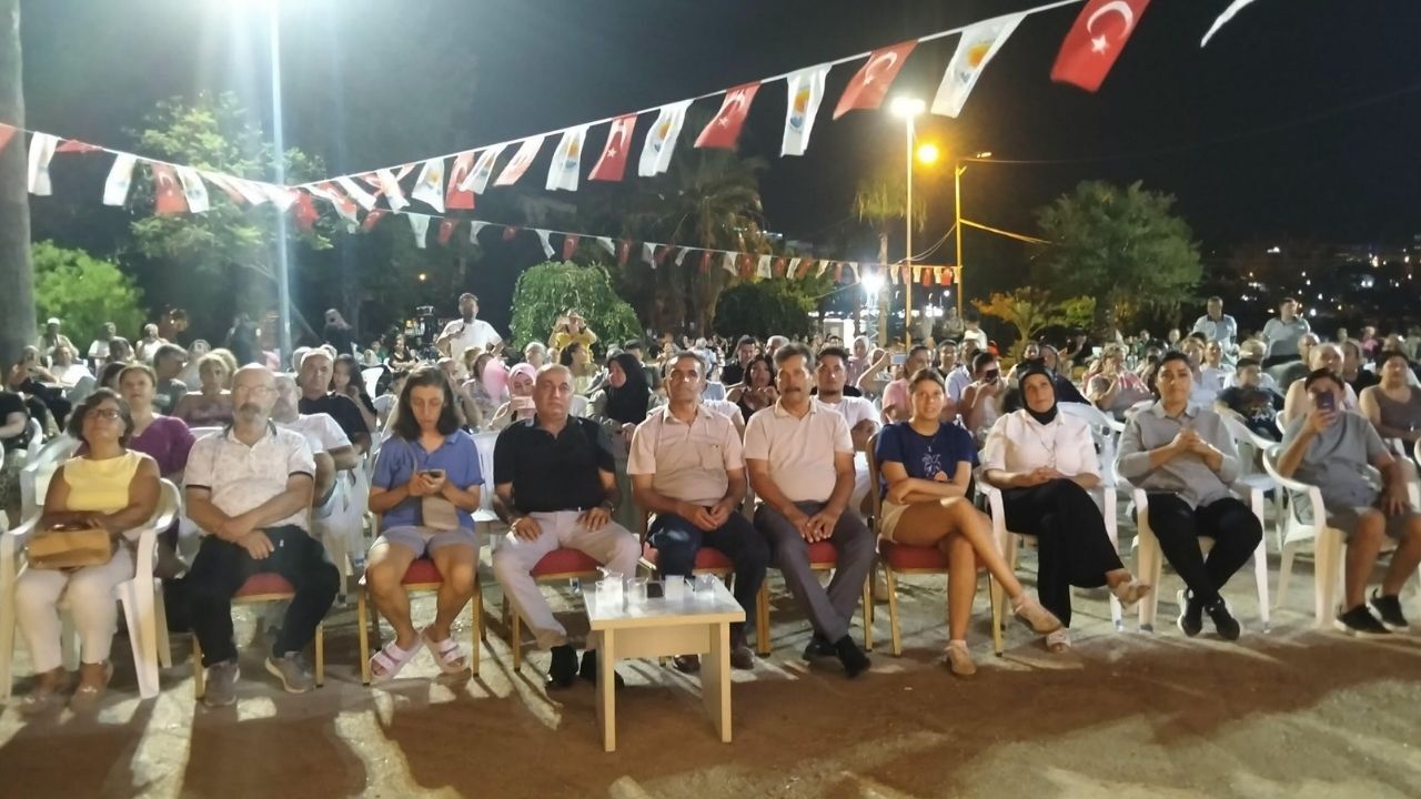 Yumurtalık’ta 30 Ağustos Coşkusu Konserle Taçlandı (1)