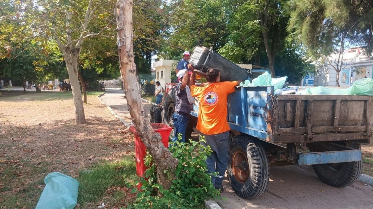 Yumurtalık’ta Temizlik Çalışmaları Hız Kesmeden Sürüyor (1)