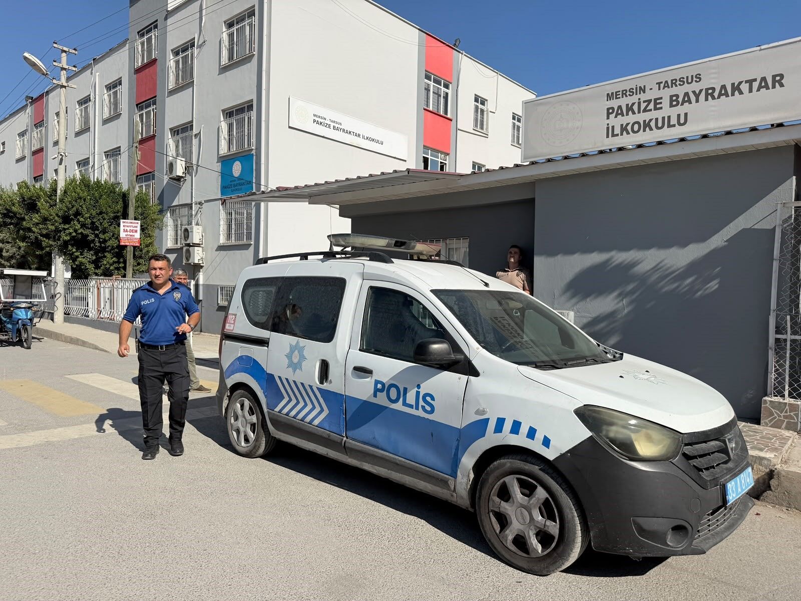 1. sınıf öğrencisinin çantasından tabanca çıktı