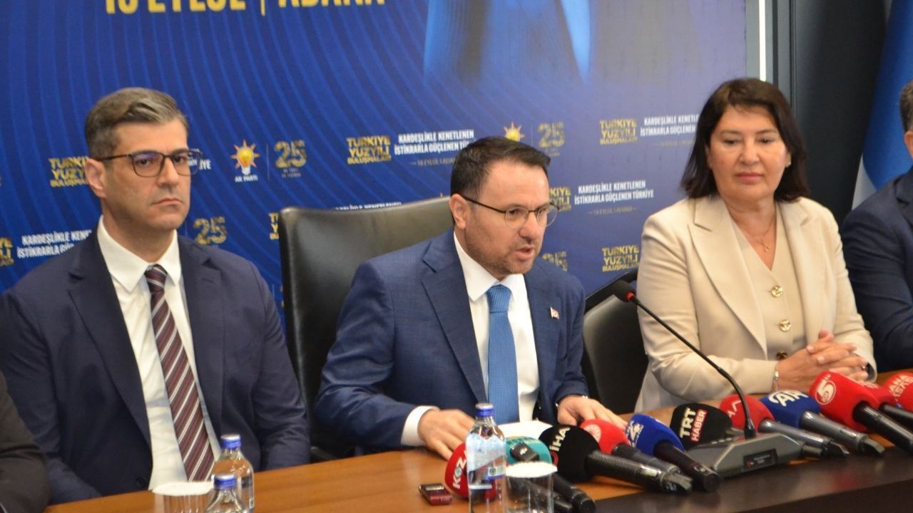 Adalet Bakanı Akın Gürlek Adana'da 'Türkiye Yüzyılı' Buluşmasına Katıldı (2)