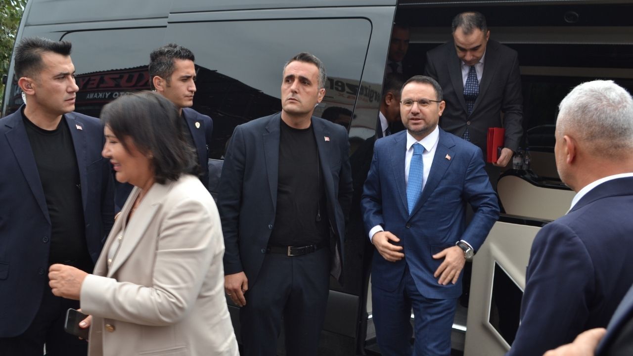 Adalet Bakanı Akın Gürlek Adana'da 'Türkiye Yüzyılı' Buluşmasına Katıldı (4)