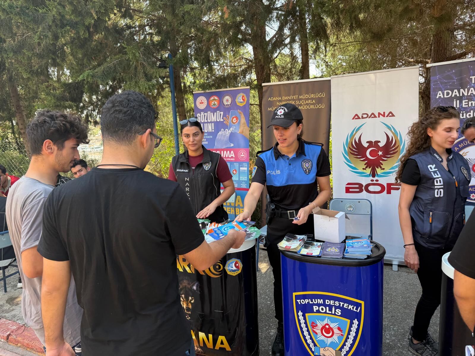 Adana Emniyeti'nden Üniversite öğrencilerine "Yeni Evim Güvenli Yurdum" desteği