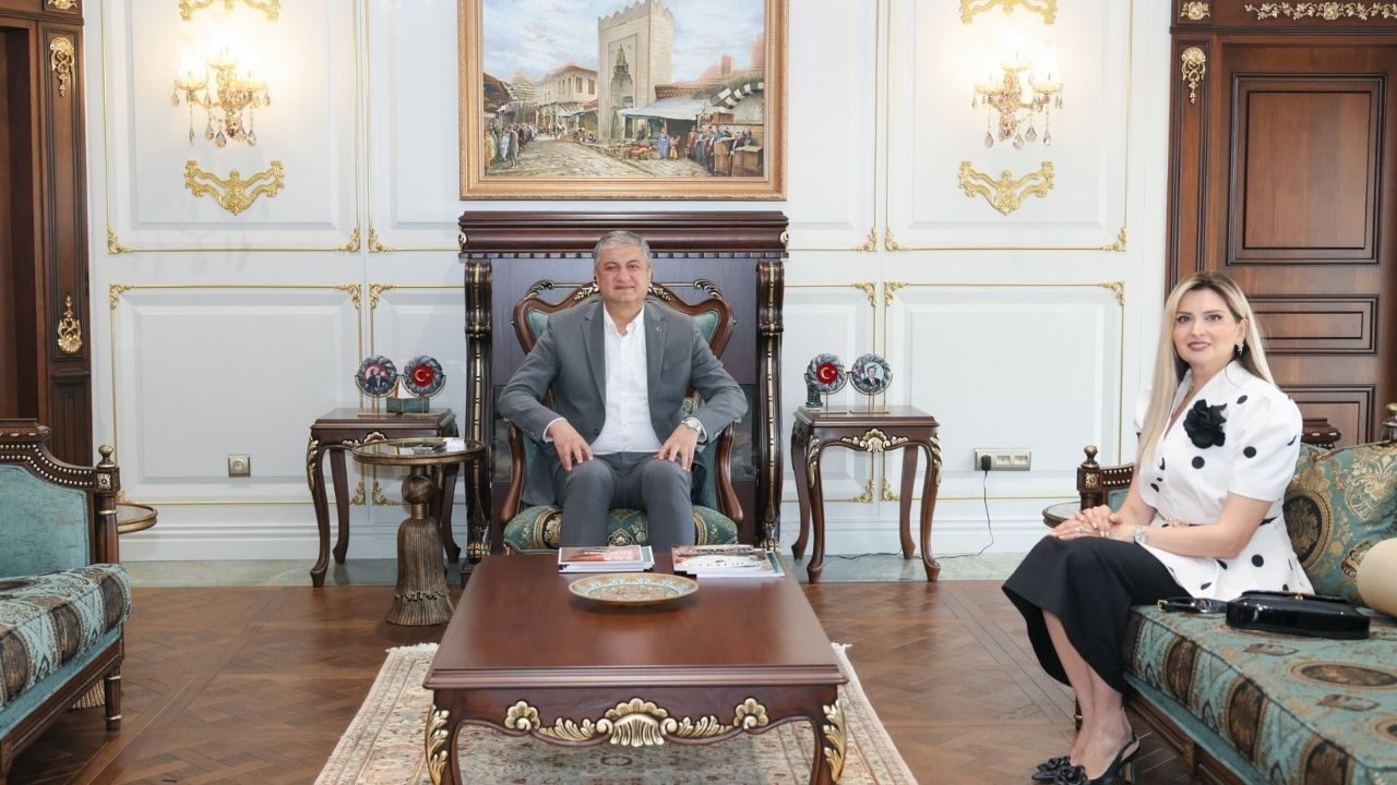 Adana Valiliğinde, Muhtarların Talepleri Ve Şehrin Sanat Vizyonu Masaya Yatırıldı! (1)