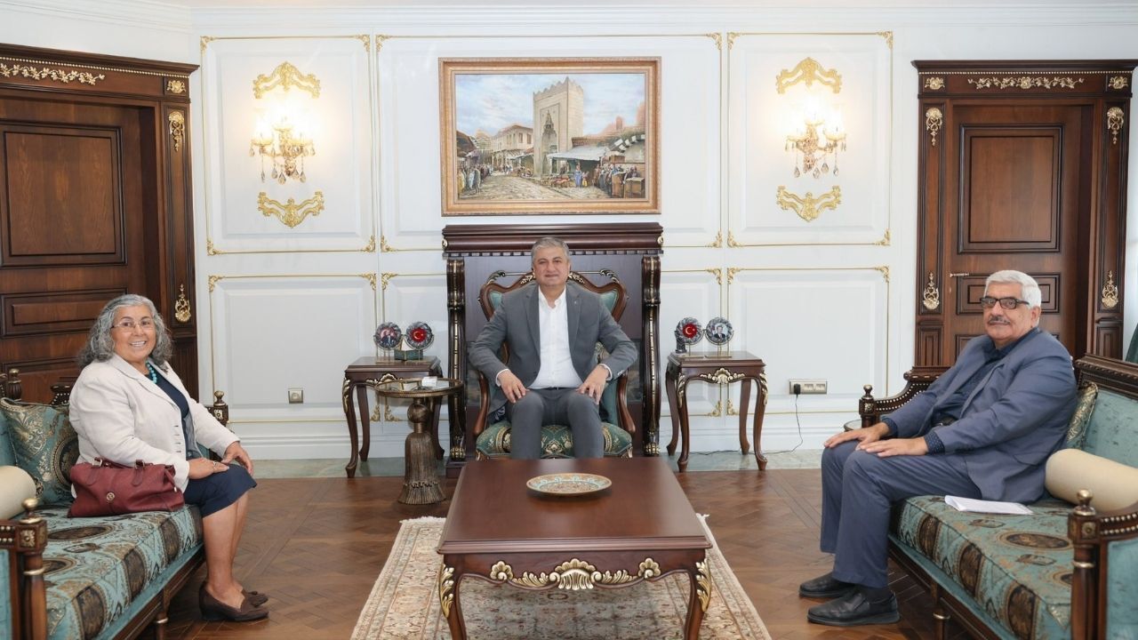Adana Valiliğinde, muhtarların talepleri ve şehrin sanat vizyonu masaya yatırıldı!