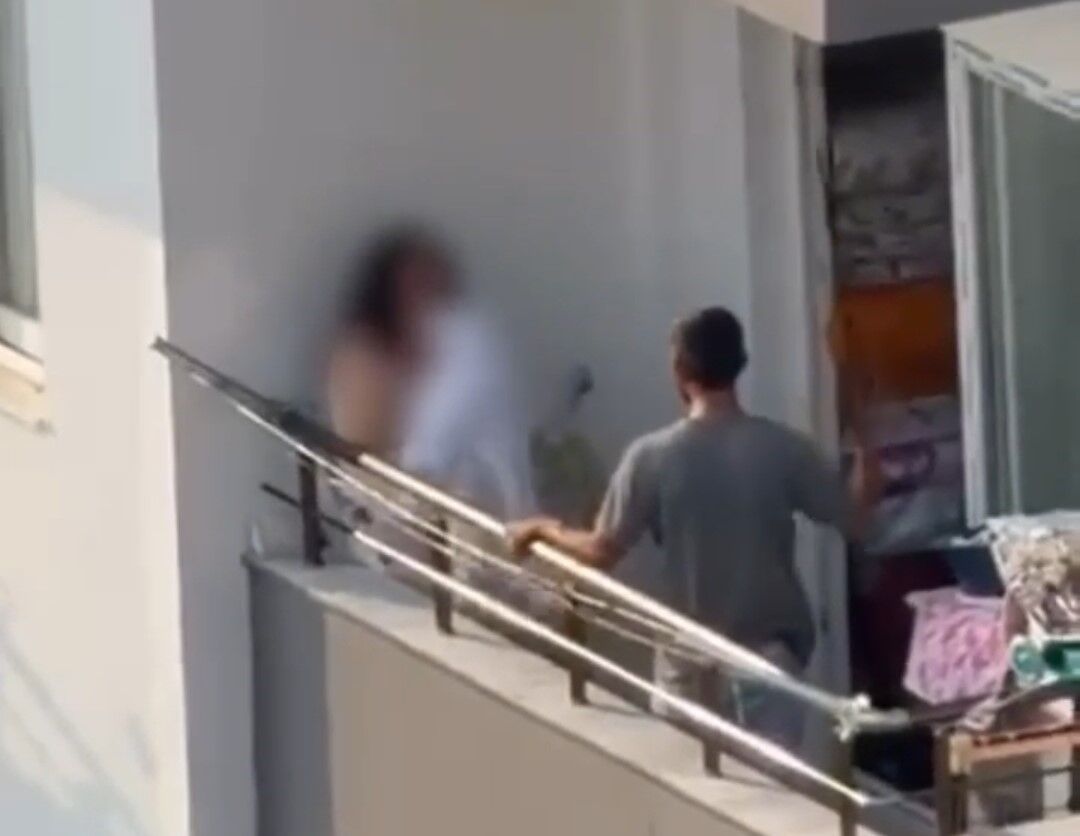 Adana’da balkonda kadına sopayla saldıran şüpheli gözaltına alındı