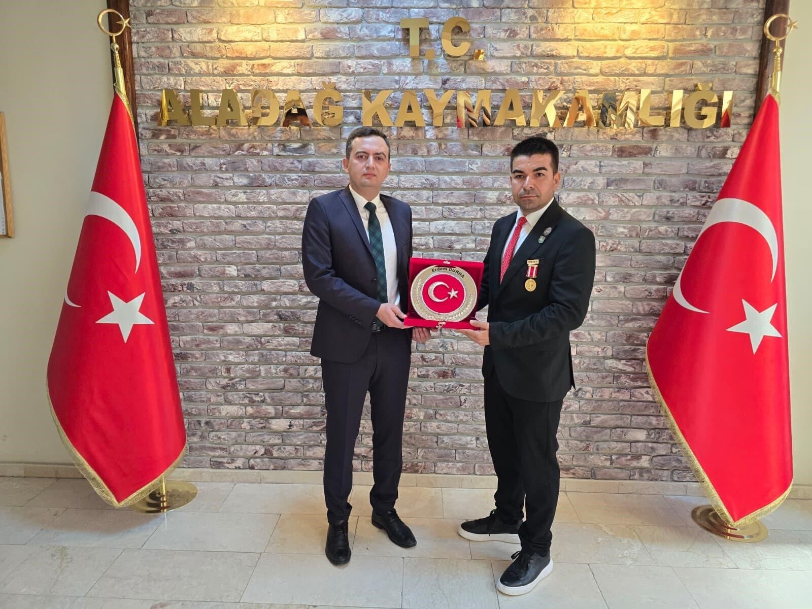 Adana’da Gaziler Günü’nde Gaziye Tornavidalı Saldırı O Anlar Kamerada