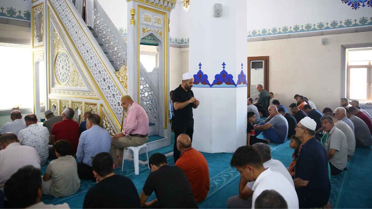 Adana’da Işitme Engelliler Için Cuma Hutbeleri Artık Işaret Diliyle Anlatılıyor (1)