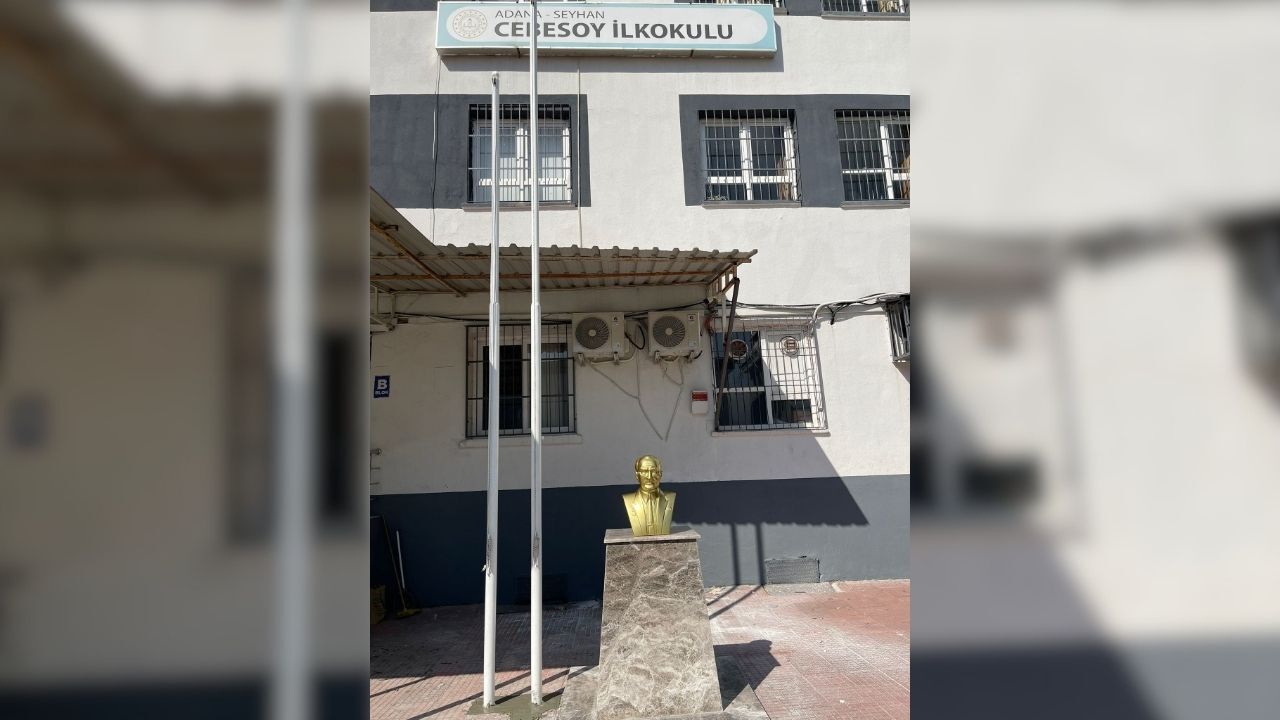 Adana’da Öğretmenin Girişimiyle Cebesoy İlkokulunun Bahçesi Yenilendi (1)