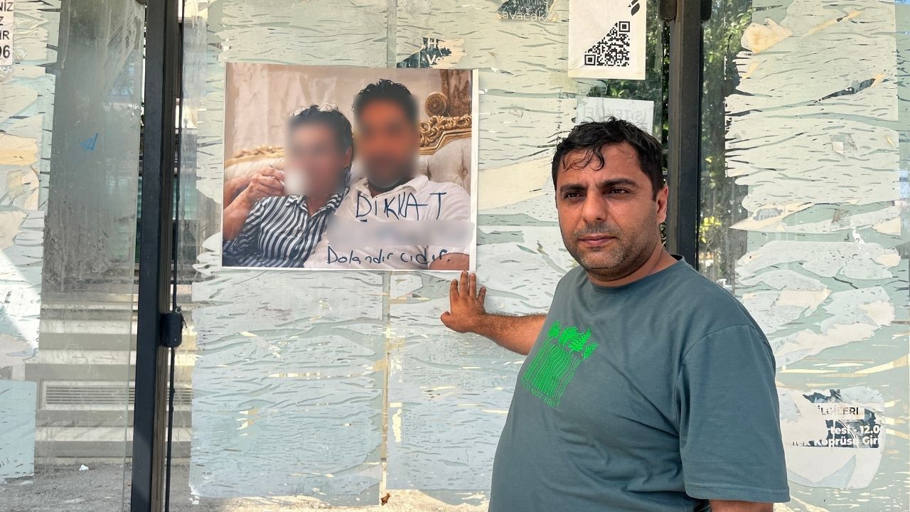 Adana’da Otobüs Durağında Dikkat Çeken Ilan “Dikkat, Dolandırıcıdır” (1)
