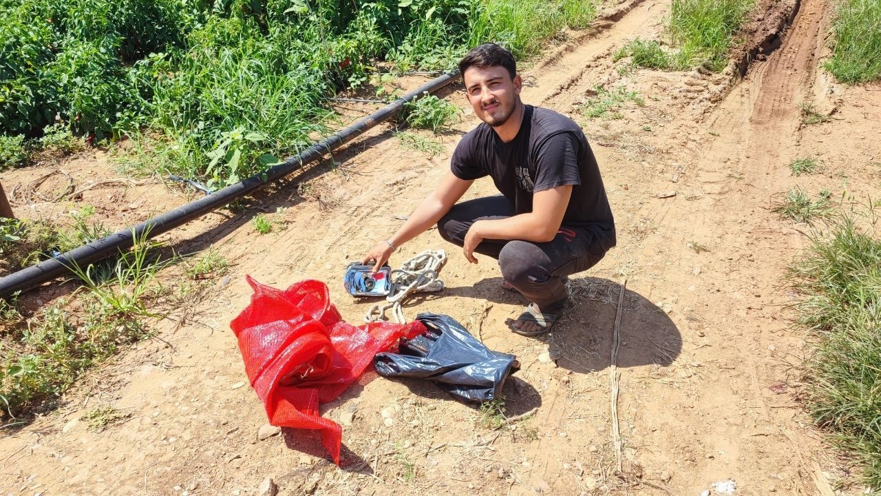 Adana’da Tarladan 1 Ton Salçalık Biber Çalındı (2)
