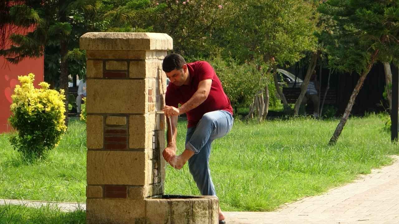 Adana’da Termometreler 43 Dereceyi Gösterdi Güneşle Ateşkes Istiyoruz (1)