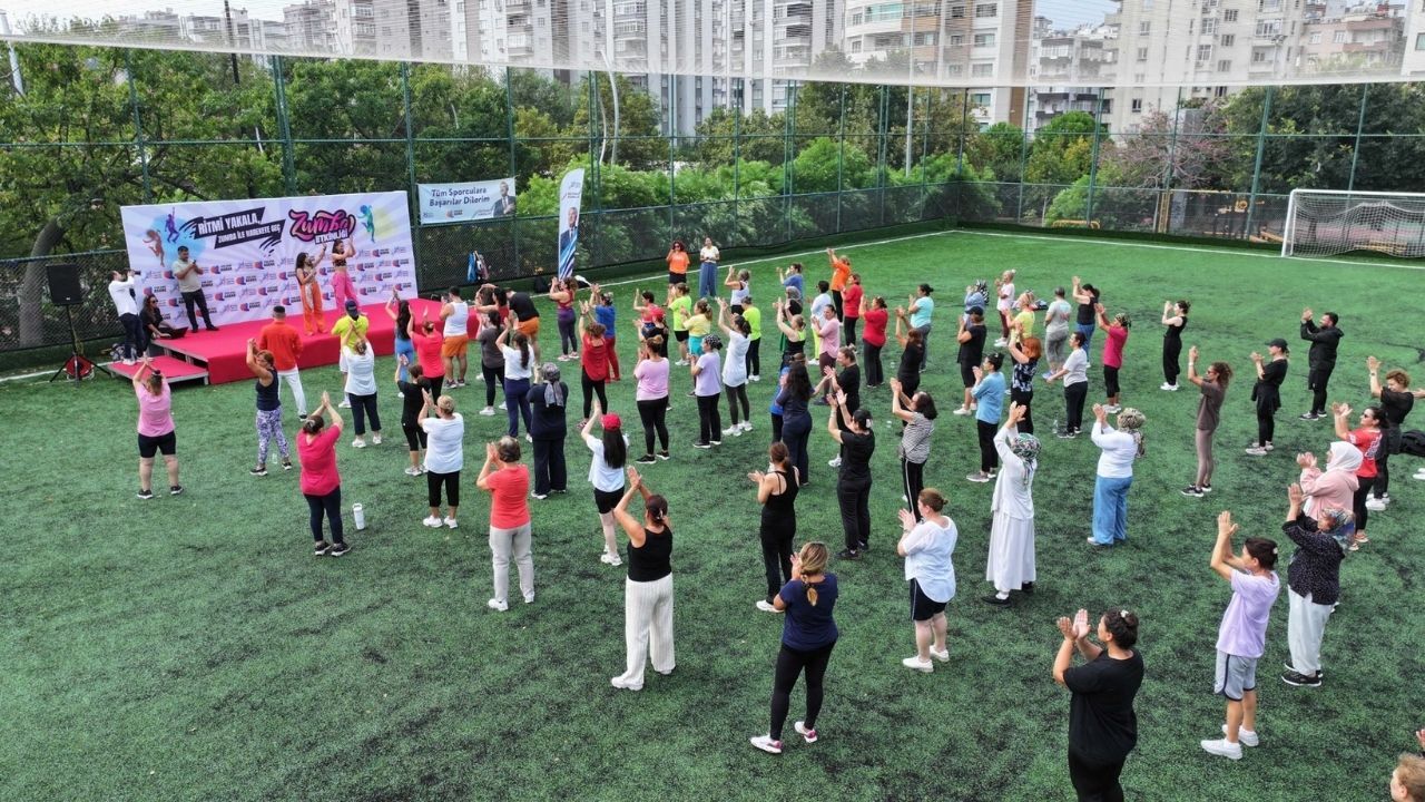 Adana’da Zumba etkinliğiyle enerji yükseldi