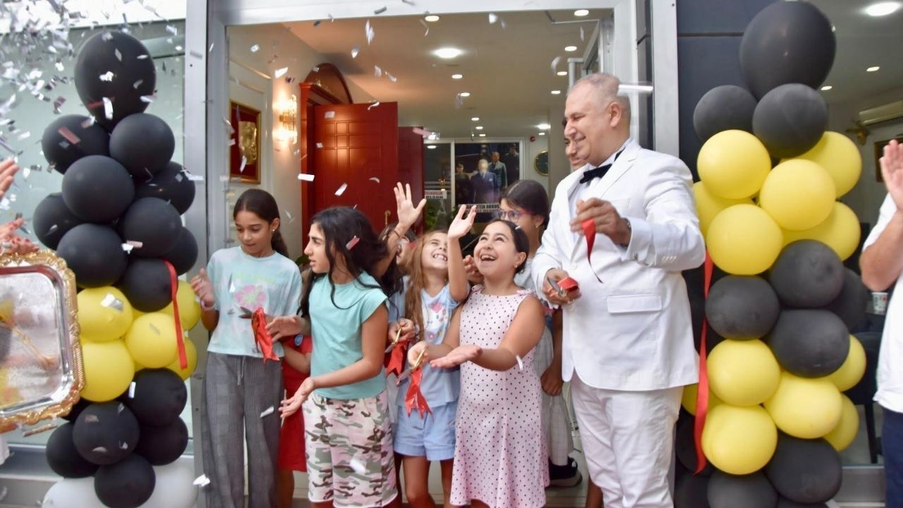 Adana’ya Yeni Tiyatro Salonu Kaktüs Sanat Merkezi Kapılarını Açtı (2)