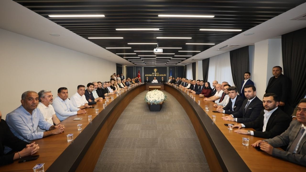 Ak Parti Adana Teşkilatında Ömer Çelik’li Toplantı Yapıldı (2)