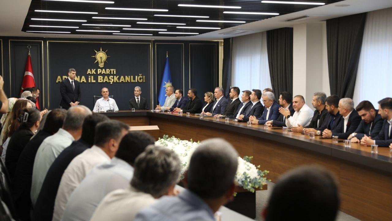 Ak Parti Adana Teşkilatında Ömer Çelik’li Toplantı Yapıldı (3)