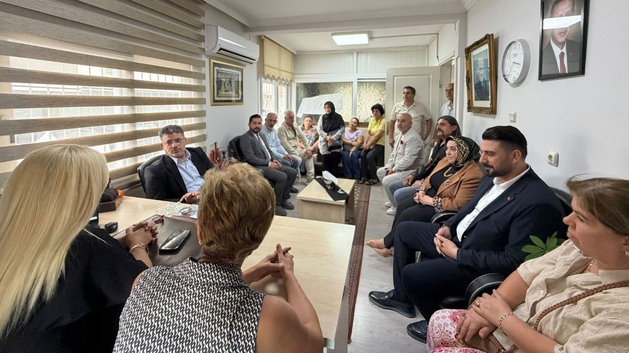 Ak Parti Heyetinden Muhtar Sibel Polat’a Ziyaret (2)