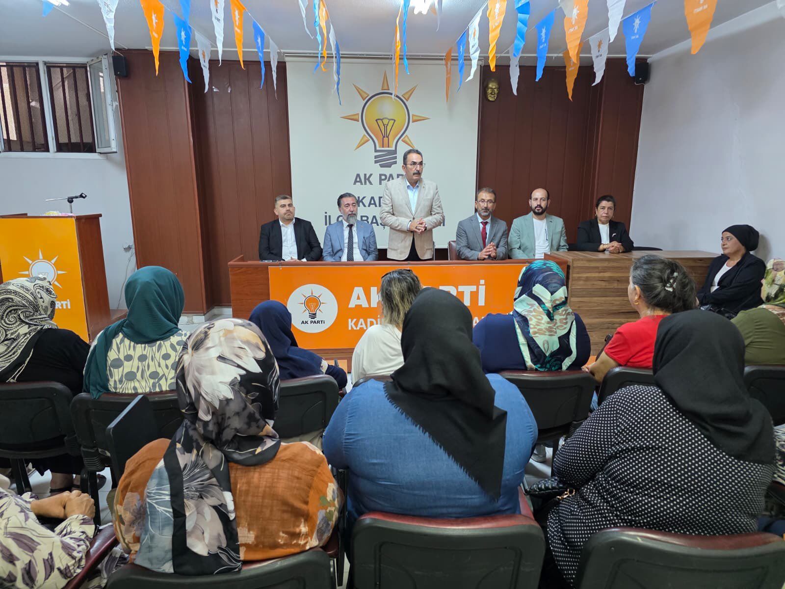 Ak Partili Abdullah Doğru, Kadirli’de Esnaf Ve Vatandaşlarla Buluştu (1)