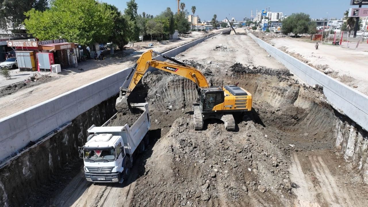 Asri Mezarlık Kavşağı’nda Çalışmalar Hız Kesmiyor (1)