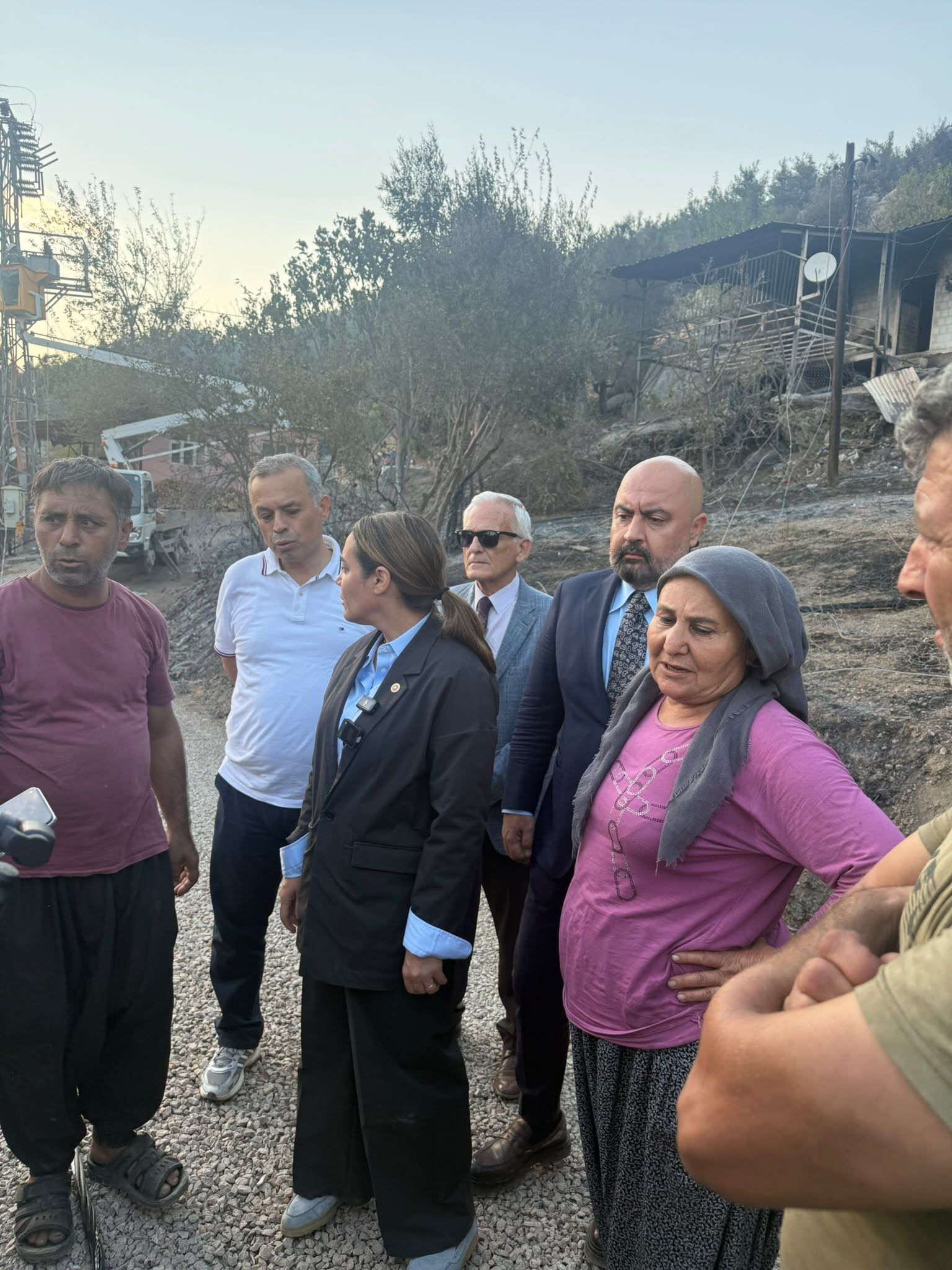 Ayyüce Türkeş Taş'tan Kozan Çıkarması Yangının Sebebi 1985'Ten Kalma Direkler (3)