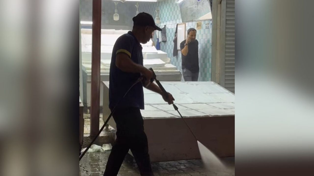 Balıkçılar Pazarı’nda Temizlik Mesaisi