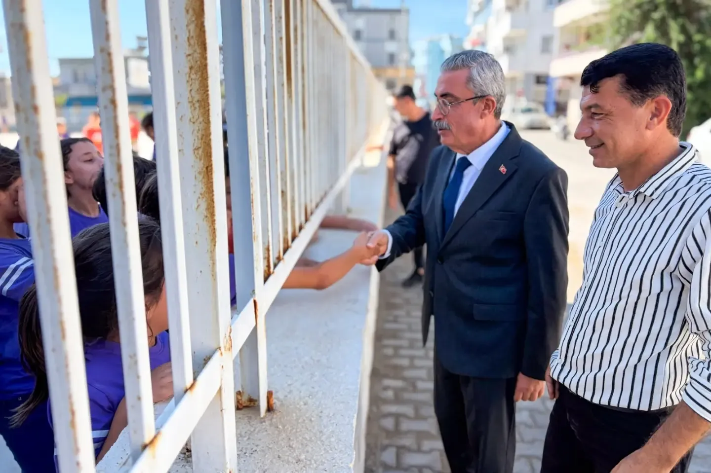 Başkan Ali Bedrettin Karataş’tan Yıllar Sonra Duygu Dolu Okul Ziyareti (1)