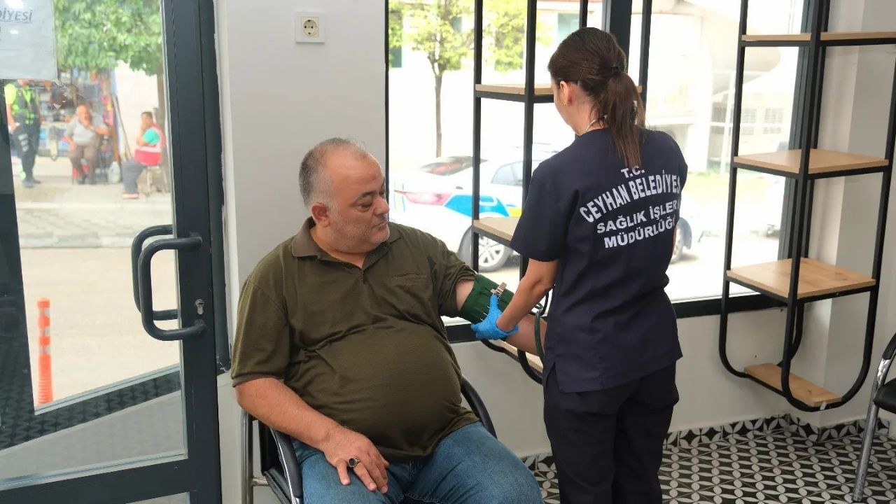 Ceyhan Belediyesi'nden evde ve kabinde sağlık hizmeti desteği