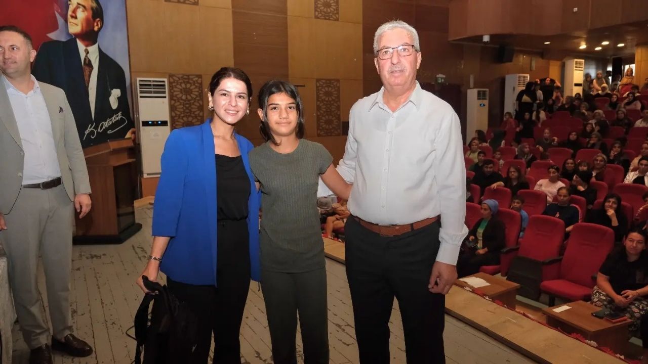 Ceyhan Belediyesi’nden Öğrencilere Kırtasiye Desteği (2)