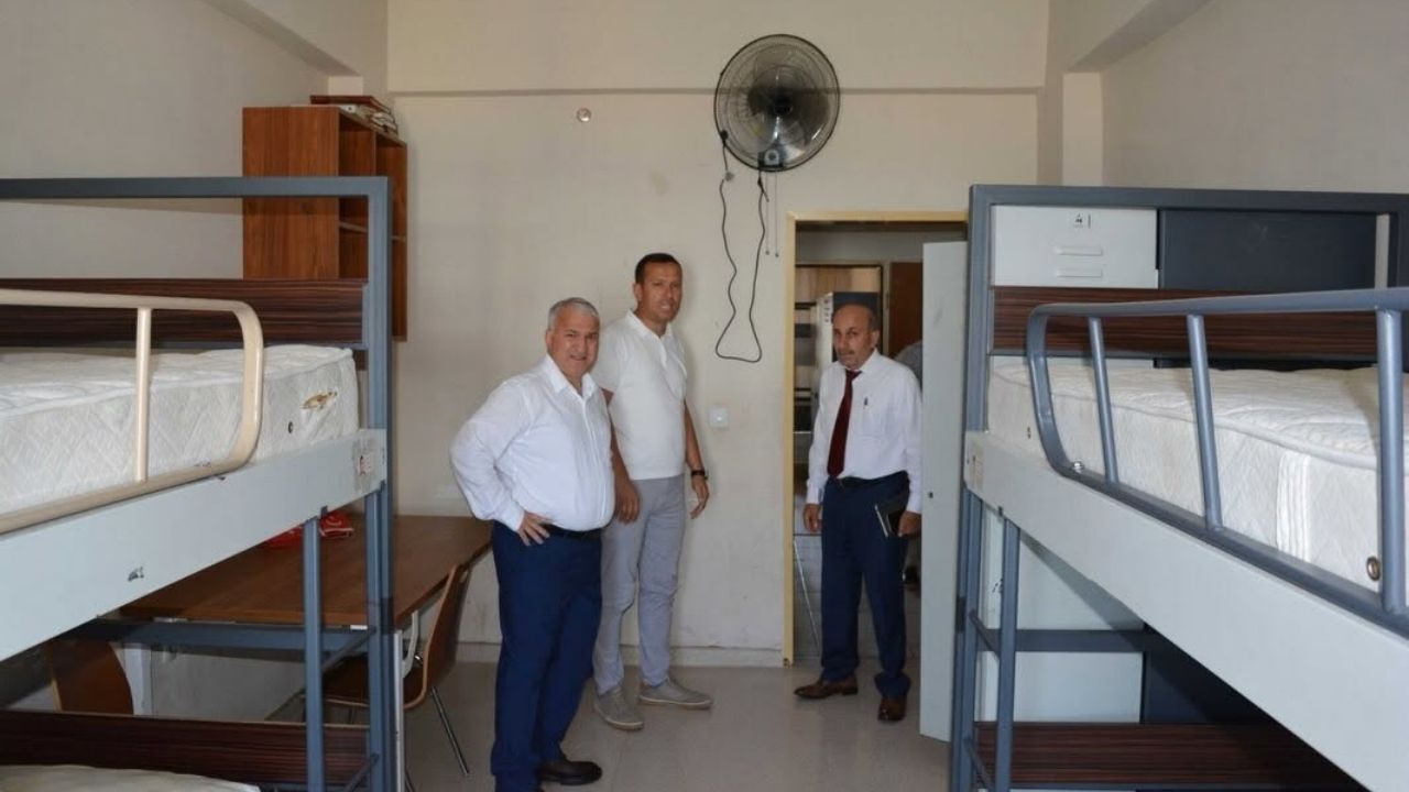 Ceyhan Kaymakamı Kurtyemez, Öğrenci Yurtlarını Inceledi (2)