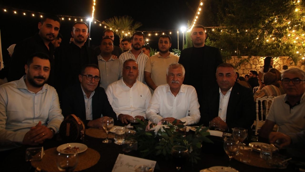 Chp Adana İl Teşkilatı Düğünde Bir Araya Geldi (2)
