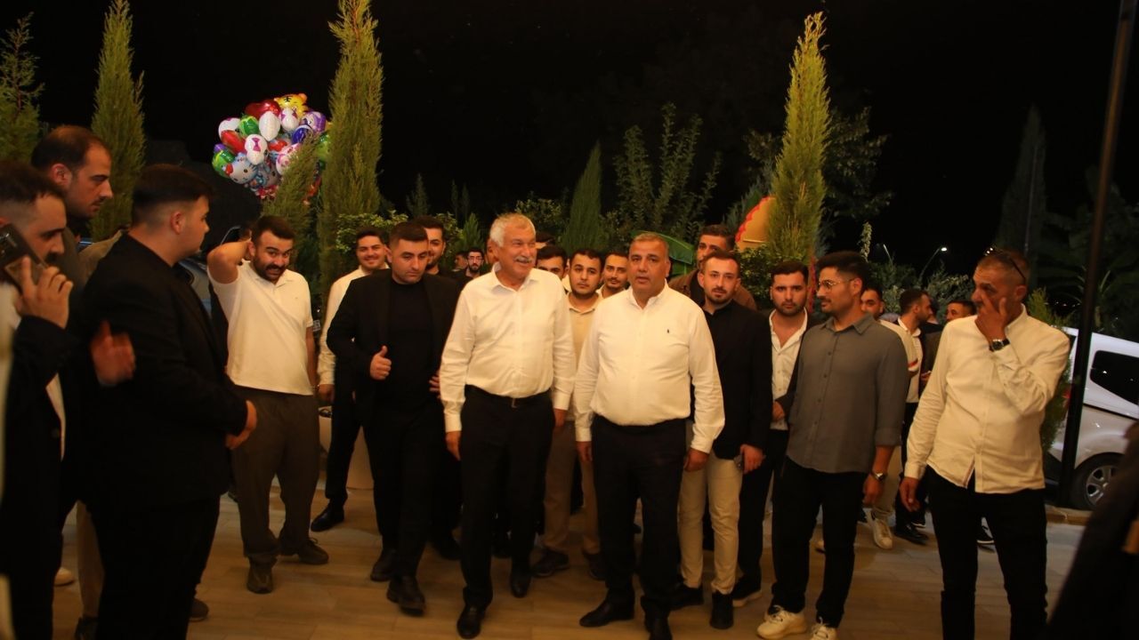 Chp Adana İl Teşkilatı Düğünde Bir Araya Geldi (3)
