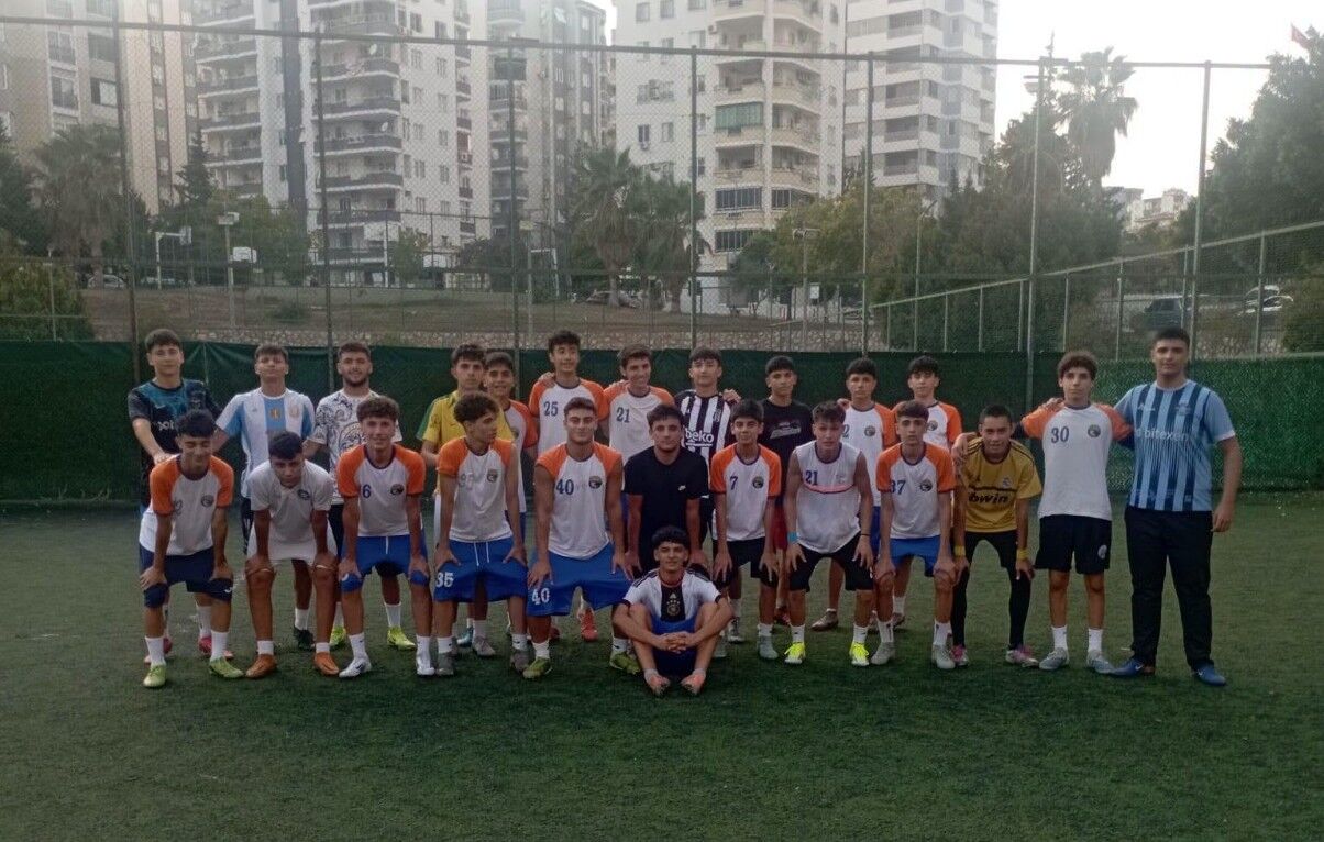 Çukurova Belediyespor yeni sezona gençlerle hazırlanıyor