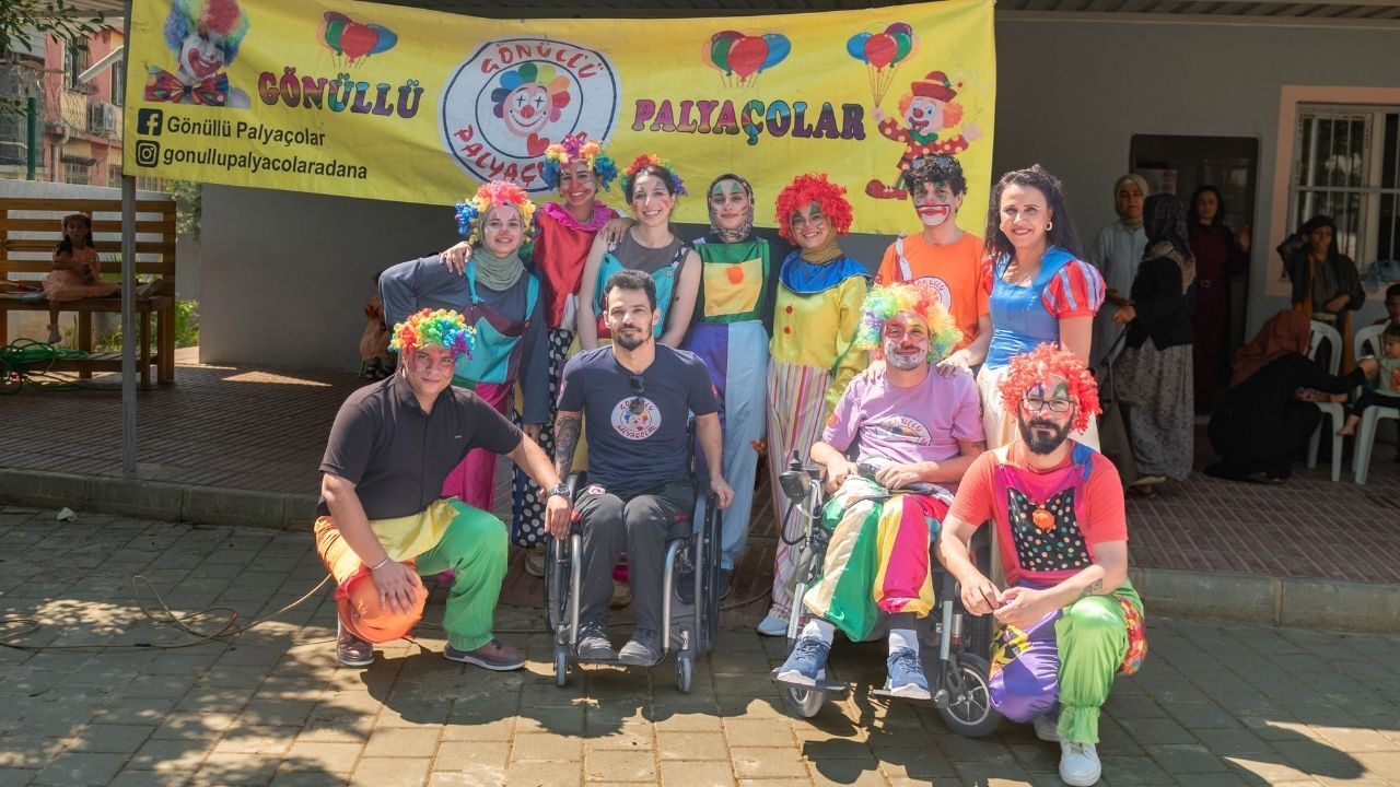 Gönüllü Palyaçolar Adana’da Çocukların Yüzünü Güldürdü (1)