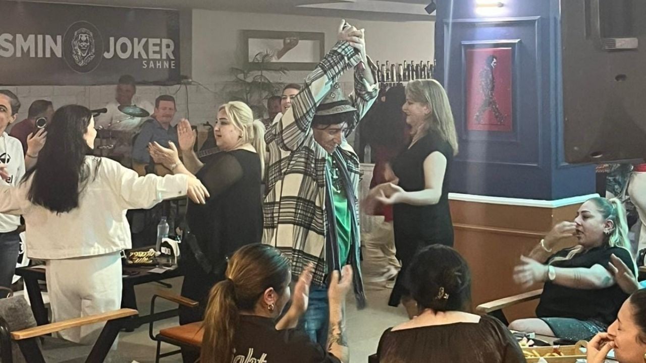 Jasmin Joker’den Ahmet Gerçek’e Başarı Ödülü (2)