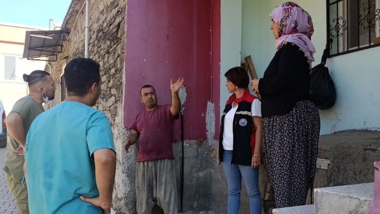 Karaisalı’da Yangın Mağdurları Için Ekipler Sahada (2)
