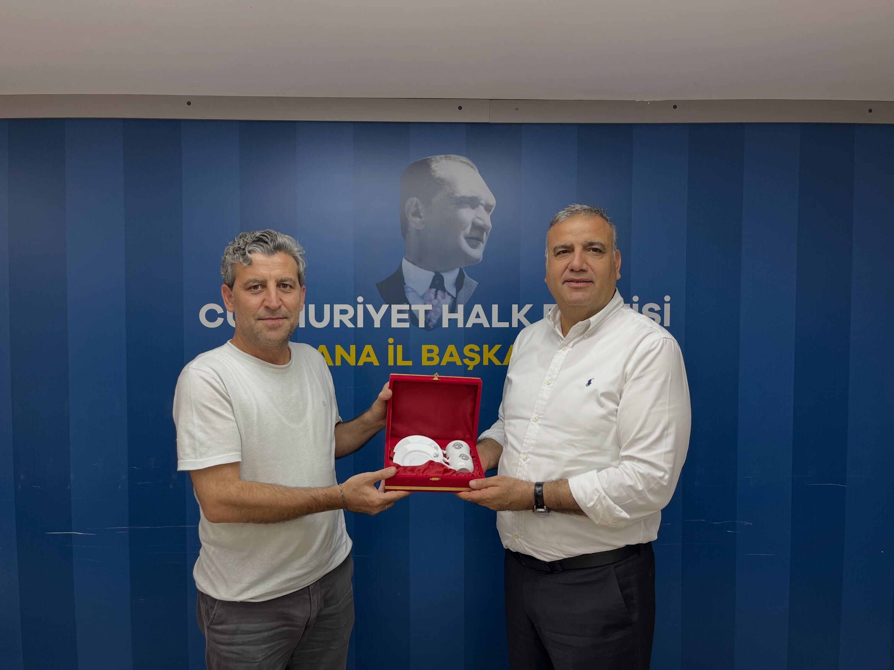 Kızılay heyetinden CHP Adana İl Başkanlığına anlamlı ziyaret