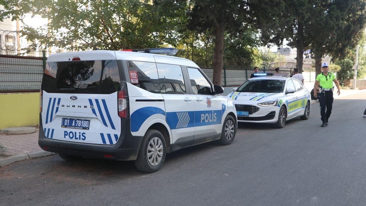 Okulların Ilk Gününde Polisten Güvenlik Uygulaması