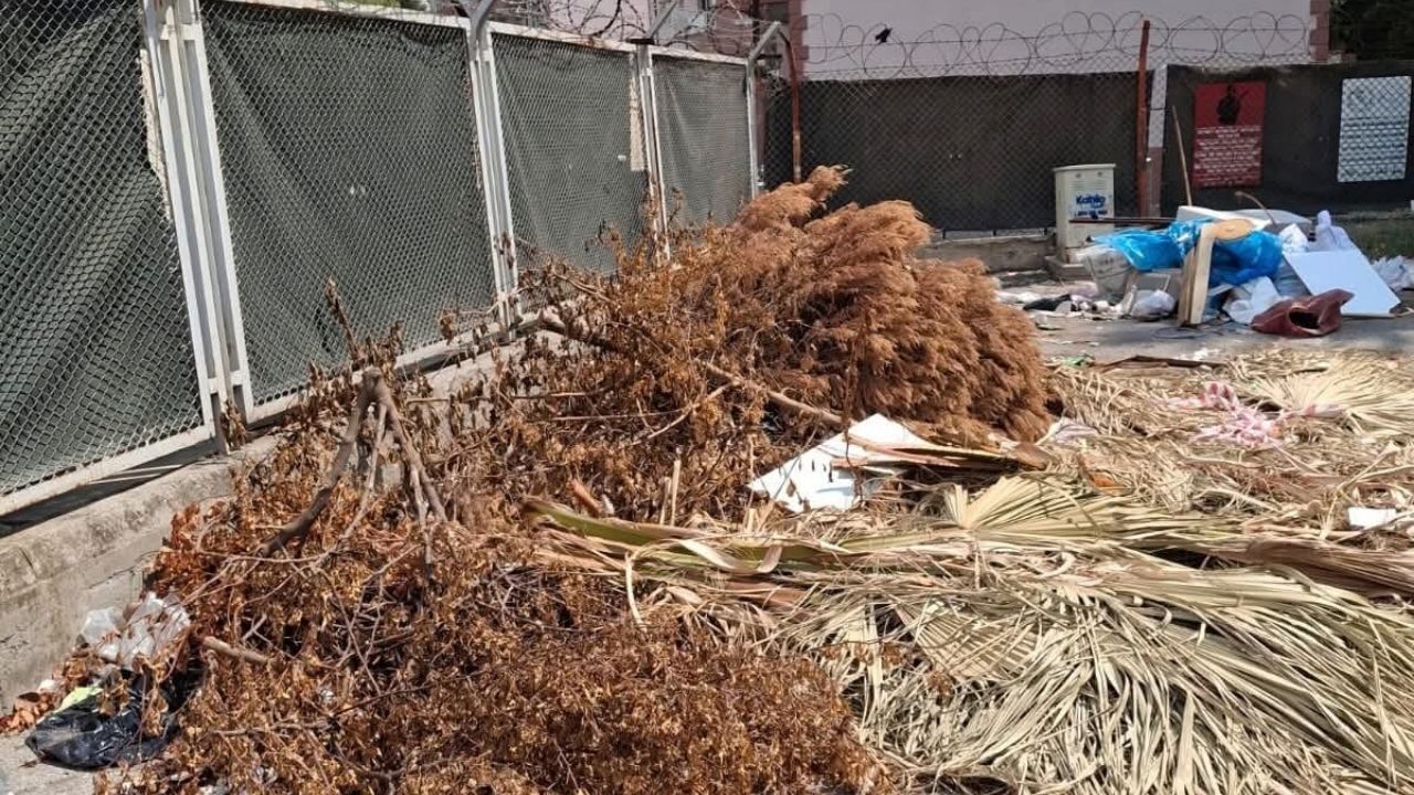 Yenibaraj Mahallesi'nde Muhtar Zuhal'dan Çöp Kirliliği Isyanı (1)