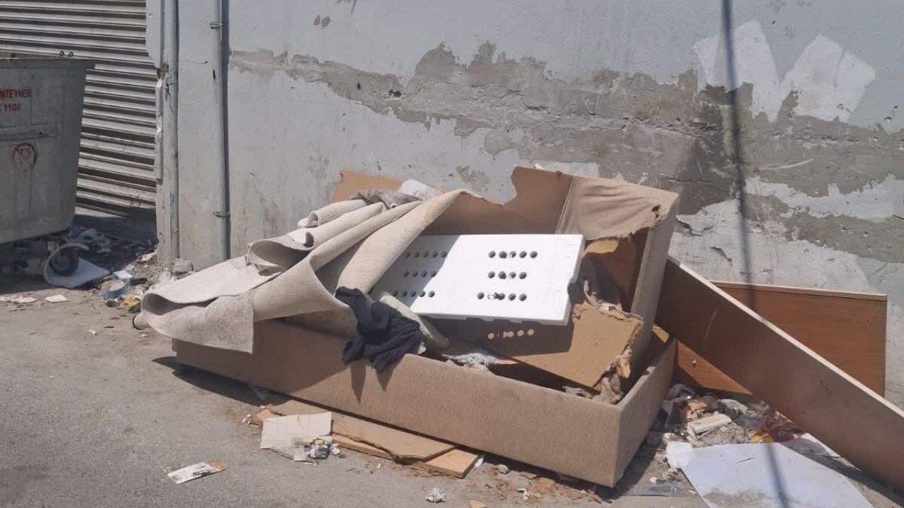 Yenibaraj Mahallesi'nde Muhtar Zuhal'dan Çöp Kirliliği Isyanı