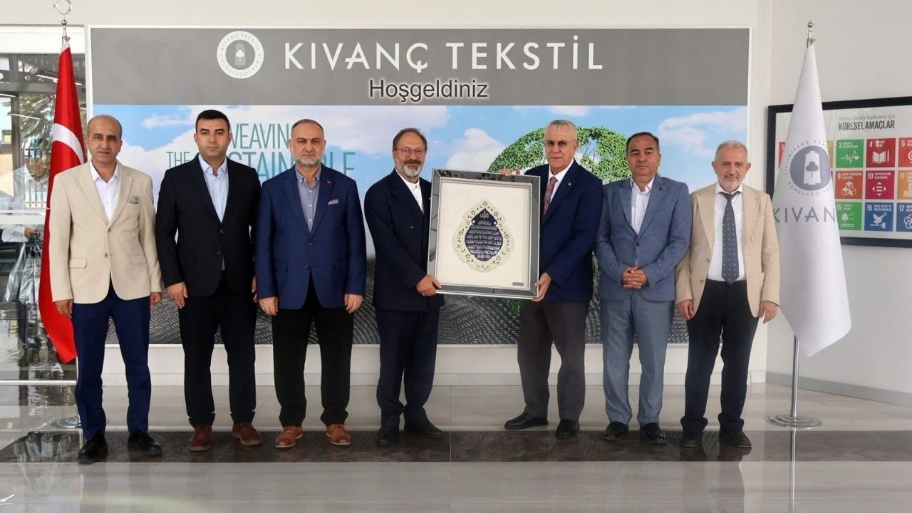 Zeki Kıvanç, Ali Erbaş'ı Kıvanç Tekstil tesislerinde ağırladı