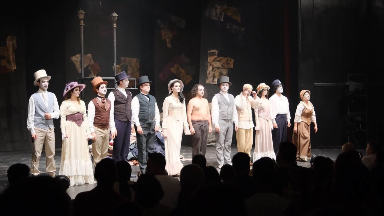 11. Şehir Tiyatroları Festivali’nde “Palto” Sahnelendi (1)